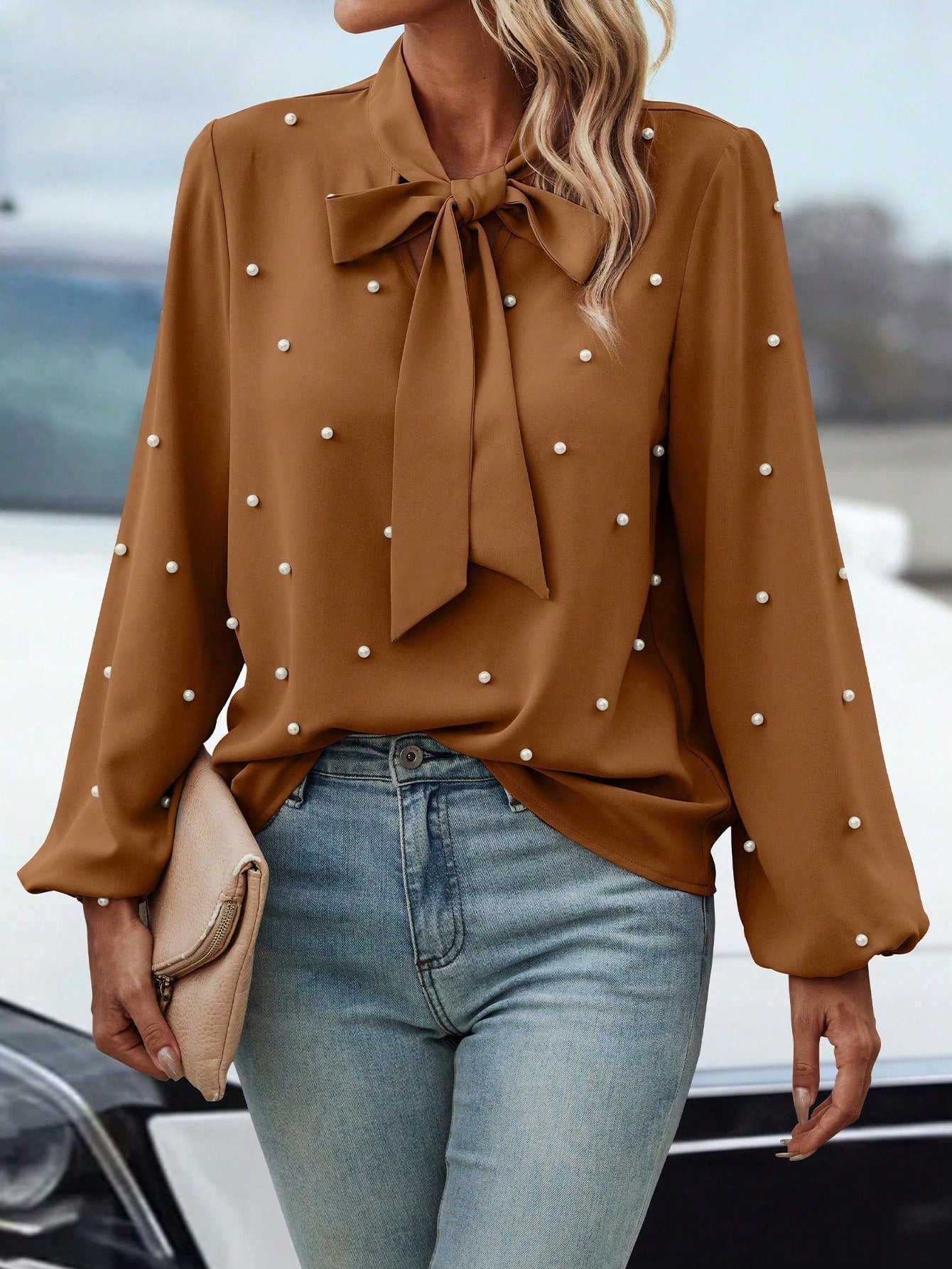 Chloé | Elegant Blouse with Knot Collar and Pearls