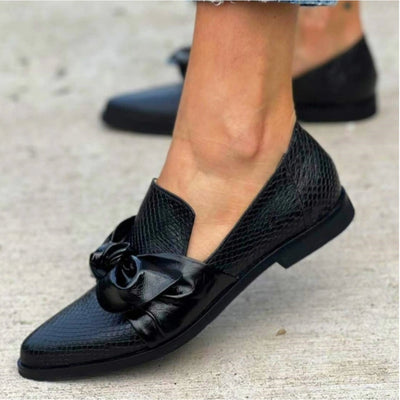 Loafers With Bow Detail