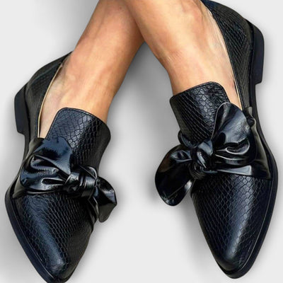 Loafers With Bow Detail