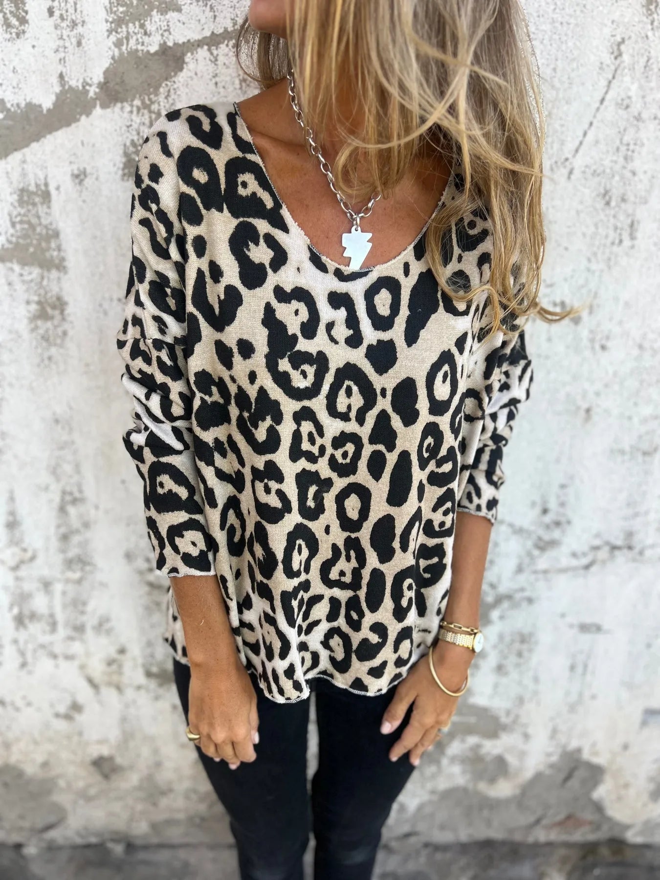 Margaret - Round Neck Leopard Print Blouse