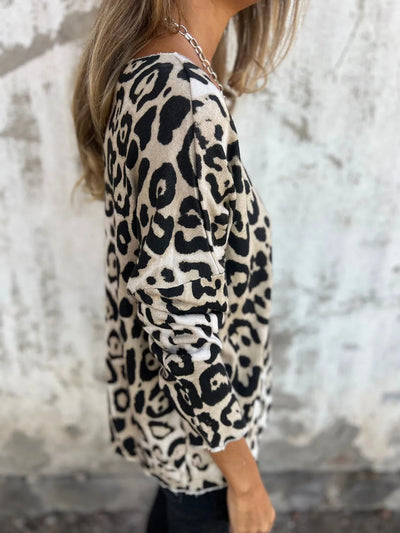 Margaret - Round Neck Leopard Print Blouse