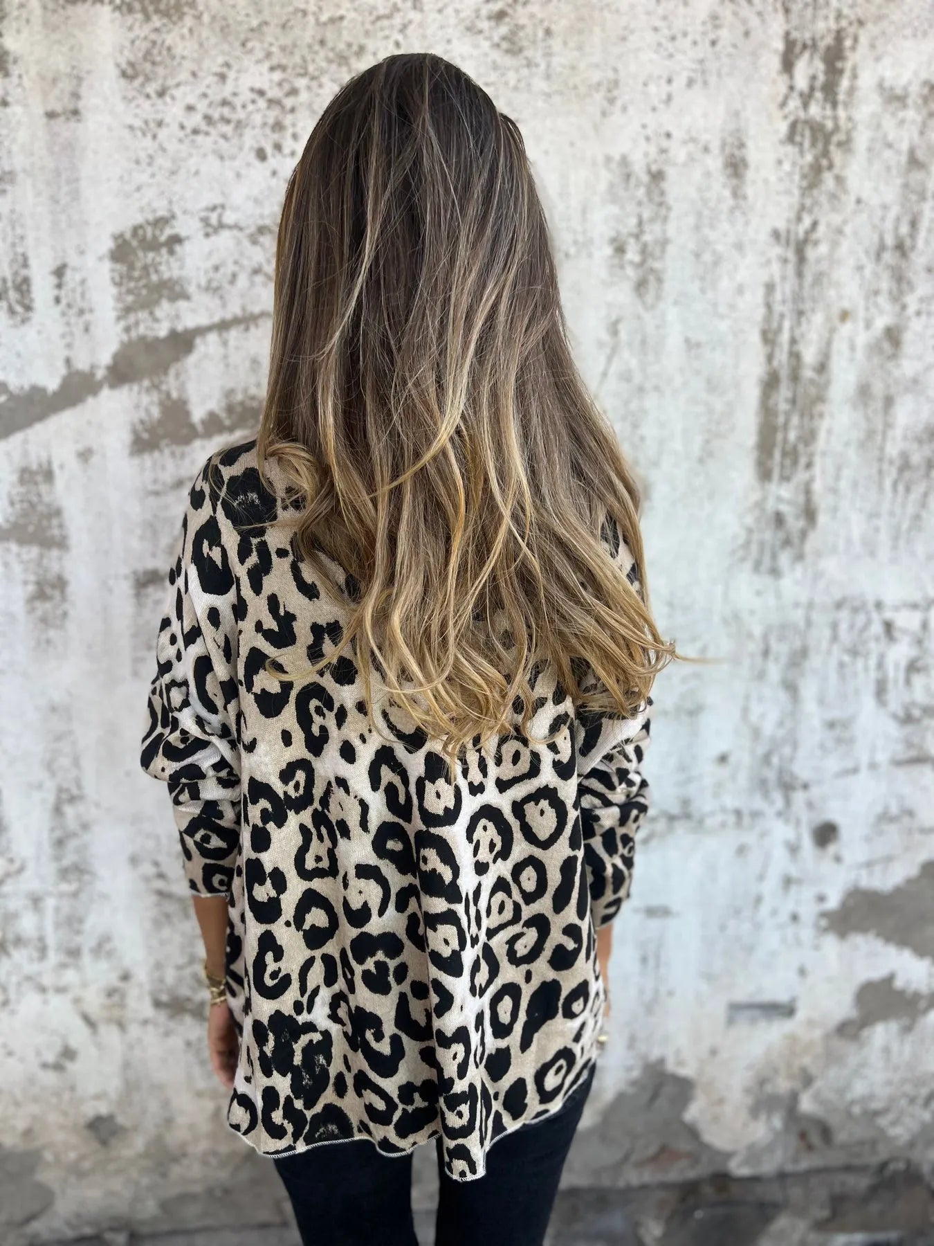 Margaret - Round Neck Leopard Print Blouse