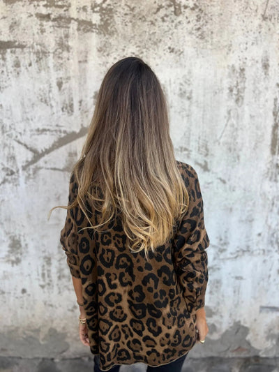 Margaret - Round Neck Leopard Print Blouse