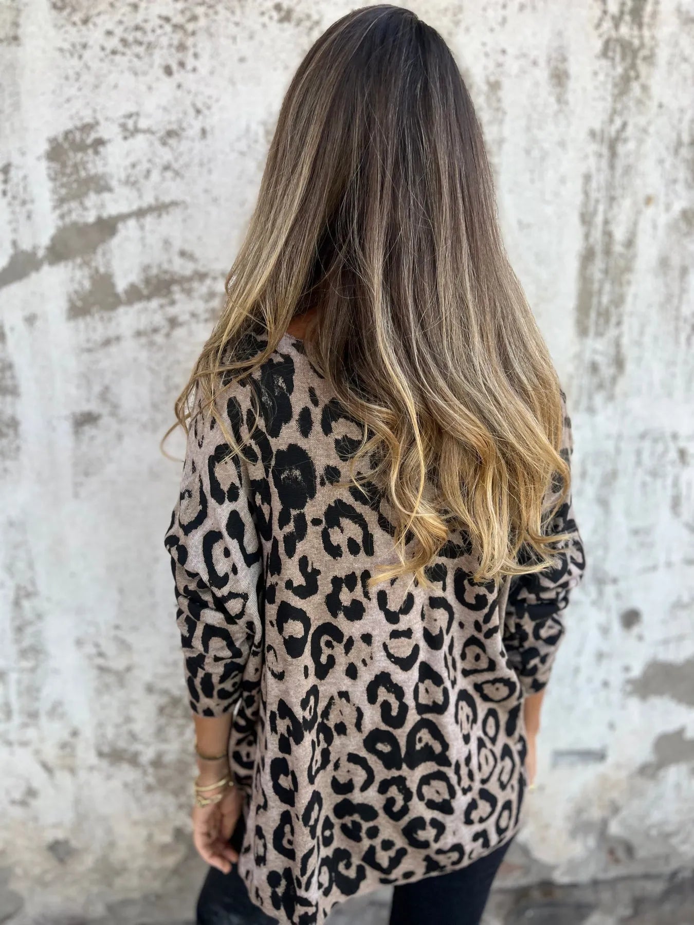 Margaret - Round Neck Leopard Print Blouse