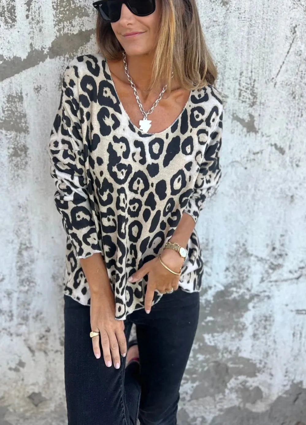 Margaret - Round Neck Leopard Print Blouse